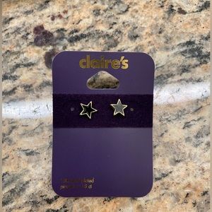 Claire’s black star earrings